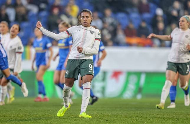 AUT, München, SKN St. Pölten vs Chelsea London, Women s Champions League, UEFA, Saison 2526, NV Arena, 3. Spieltag im Bild: Catarina Macario (Chelsea London 9) scores the goal, penalty, 3:0, Tor und Jubel DFB DFL REGULATIONS PROHIBIT ANY USE OF PHOTOGRAPHS AS IMAGE SEQUENCES AND OR QUASI-VIDEO, 11.11.2025, Copyright: HMBxMedia HendrikxHamelau