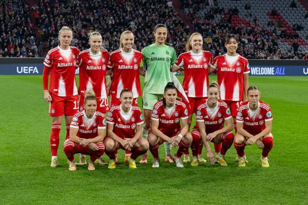 Die Startelf der Bayern fuer die Partie GER, FC Bayern Muenchen Frauen vs. Arsenal Woman FC, Fussball, Champions League Frauen, Ligaphase 3. Spieltag , Saison 2025 2026, 12.11.2025. GER, FC Bayern Muenchen Frauen vs. Arsenal Woman FC, Fussball, Champions League Frauen, Ligaphase 3. Spieltag , Saison 2025 2026, 12.11.2025. Muenchen Copyright: xEibner-Pressefoto HeikexFeinerx EP_HFR