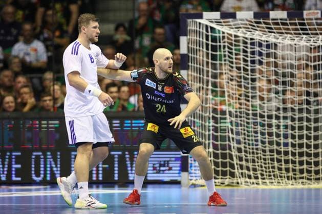 12.11.2025, xtgx, Handball, EHF Champions League, SC Magdeburg - HC Zagreb v.l. Adin Faljic (Zagreb, 8), Christian O Sullivan (Magdeburg, 24) Zweikampf, Duell, Kampf, tackle Magdeubrg
