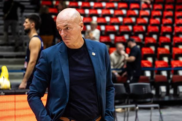 GER, BKT EuroCup, Saison 2025 2026, Niners Chemnitz - Buducnost VOLI Podgorica. 12.11.2025, Messe, Chemnitz, GER, BKT EuroCup, Saison 2025 2026, Niners Chemnitz - Buducnost VOLI Podgorica. Rodrigo Pastore (Head Coach), Niners Chemnitz Foto Alexander Trienitz Chemnitz Messe Sachsen Deutschland