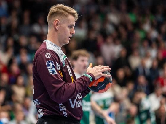 Kristian Saeveras (Frisch Auf Goeppingen, 12), Frisch Auf Goeppingen vs. Handball Verein Hamburg, Handball, 1. Bundesliga, Herren, Spielzeit 2025 2026, 13.11.2025, Frisch Auf Goeppingen vs. Handball Sport Verein Hamburg, Handball, 1. Bundesliga, Herren, Spielzeit 2025 2026, 13.11.2025 Goeppingen Copyright: xEibner-Pressefoto MichaelxSchmidx EP_MST