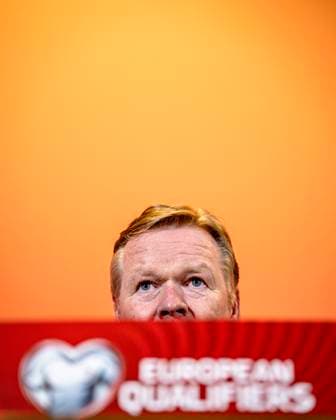 Netherlands coach Ronald Koeman, during the match FOOTBALL - EUROPEAN QUALIFIERS - press conference, PK, Pressekonferenz NETHERLANDS at the PGE Narodowy (National Stadium) for the FIFA World Cup, WM, Weltmeisterschaft, Fussball 2026 UEFA Qualifiers - Group G - Press Conference Netherlands season 2025-2026 in WARSAW, Poland on 13 november 2025, (photo by Stefan Koops EYE4images DeFodi Images) Netherlands coach Ronald Koeman, during the match FOOTBALL EUROPEAN QUALIFIERS PRESS CONFERENCE NETHERLANDS at the PGE Narodowy National Stadium for the FIFA World Cup 2026 UEFA Qualifiers Group G Press Conference Netherlands season 2025 2026 in WARSAW, Poland on 13 november 2025, photo by Stefan Koops EYE4images DeFodi Images