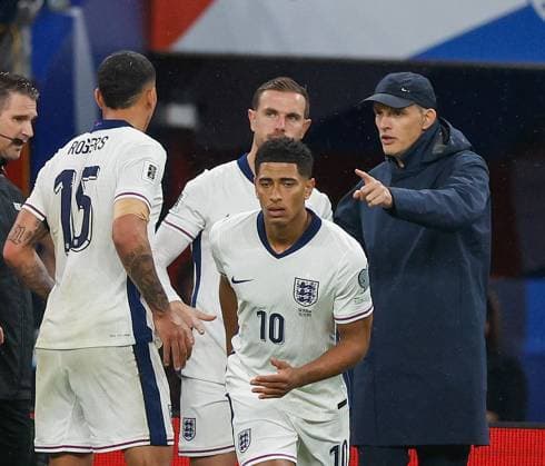 Jude Bellingham of England with manager Thomas Tuchel England v Serbia, Football, FIFA World Cup, WM, Weltmeisterschaft, Fussball Qualifying, Grop K, Wembley Stadium, Wembley, London, UK - 13 11 2025 Editorial use only Copyright: xMattxImpey Shutterstockx 15785879m