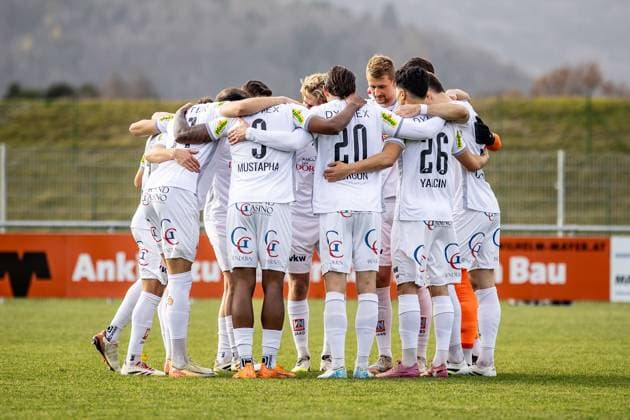 Fussball, Saison 2025 2026, Testspiel (3. Liga, Bundesliga), Sportanlage Im Lohma Koblach, 14. Spieltag, SCR Altach - SSV Ulm 1846 Fußball, 14.11.2025 14.11.2025, Fussball, Saison 2025 2026, Testspiel (3. Liga, Bundesliga), Sportanlage Im Lohma Koblach, 14. Spieltag, SCR Altach - SSV Ulm 1846 Fußball, Teamkreis Team Mannschaftskreis Mannschaft SCR Altach Foto: Lucca Fundel Koblach Sportanlage Im Lohma Voralberg Österreich