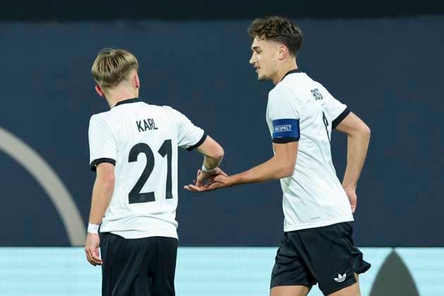 Tom Bischof (Germany) bejubelt seinen Treffer zum 1:0 mit Lennart Karl (Germany), UEFA Under21 Championship - Group F MD 6, Germany U21, U 21 v Malta U21, Sportpark Ronhof Thomas Sommer am 14. November 2025 in Fuerth, Deutschland. (Foto von Marco Steinbrenner DeFodi Images) Tom Bischof (Germany) celebrates after scoring his teams first goal with Lennart Karl (Germany), UEFA Under21 Championship - Group F MD 6, Germany U21 v Malta U21, Sportpark Ronhof Thomas Sommer, November 14, 2025 in Furth, Germany. (Photo by Marco Steinbrenner DeFodi Images) DFB DFL REGULATIONS PROHIBIT ANY USE OF PHOTOGRAPHS AS IMAGE SEQUENCES AND OR QUASI-VIDEO.