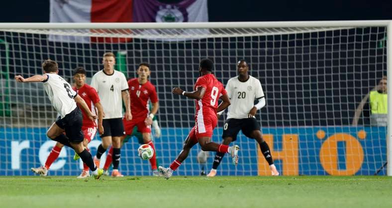 From left to right: Tom Bischof (Germany) Goal scored, erzielt das Tor zum 1:0 celebrate the goal November 14, 2025, Football, U21, U 21 European Championship, EM, Europameisterschaft Qualification, Deutschland - Malta, GER, Fuerth, Sportpark Ronhof . Copyright: HMBxMedia xHeikoxBecker