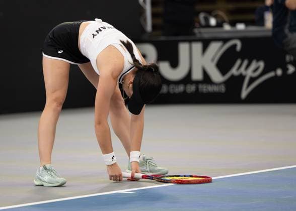 Billie Jean King Cup 2025 Play-Offs, TC Ismaning, Muenchen, Deutschland, Eroeffnungsfeier, Team Germany, Eva Lys reagiert veraergert, Aerger, enttaeuscht, Enttaeuschung, Emotion Tennis - Billie Jean King Cup 2025 - ITF Billie Jean King Cup - TC Ismaning - Ismaning - Bayern - Deutschland - 14 November 2025. Copyright: xJuergenxHasenkopfx