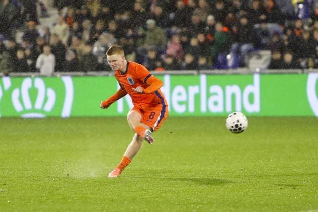 Fußball, U21, EM Quali, Niederlande - Slowenien LEEUWARDEN , 14-11-2025 , Stadium Kooi , season 2025 2026 , UEFA European U21, U 21 Football 2025 , Qualifying round - Matchday 6 , match between Netherlands and Slovenia , Pictures shows Netherlands U21 player Kees Smit Netherlands - Slovenia (u21) x32018883x Copyright: