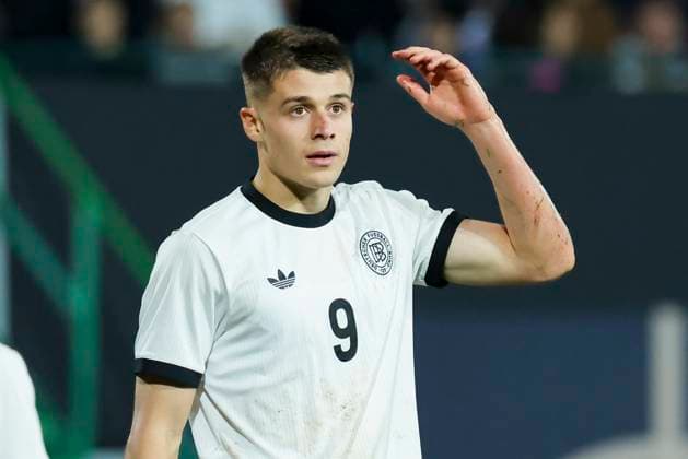 Nicolo Tresoldi (Germany) schaut enttaeuscht, UEFA Under21 Championship - Group F MD 6, Germany U21, U 21 v Malta U21, Sportpark Ronhof Thomas Sommer am 14. November 2025 in Fuerth, Deutschland. (Foto von Marco Steinbrenner DeFodi Images) Nicolo Tresoldi (Germany) looks dejected, UEFA Under21 Championship - Group F MD 6, Germany U21 v Malta U21, Sportpark Ronhof Thomas Sommer, November 14, 2025 in Furth, Germany. (Photo by Marco Steinbrenner DeFodi Images) DFB DFL REGULATIONS PROHIBIT ANY USE OF PHOTOGRAPHS AS IMAGE SEQUENCES AND OR QUASI-VIDEO.
