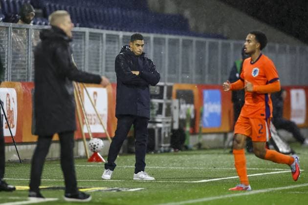 Fußball, U21, EM Quali, Niederlande - Slowenien LEEUWARDEN , 14-11-2025 , Stadium Kooi , season 2025 2026 , UEFA European U21, U 21 Football 2025 , Qualifying round - Matchday 6 , match between Netherlands and Slovenia , Pictures shows Netherlands U21 coach Michael Reiziger Netherlands - Slovenia (u21) x32019023x Copyright: