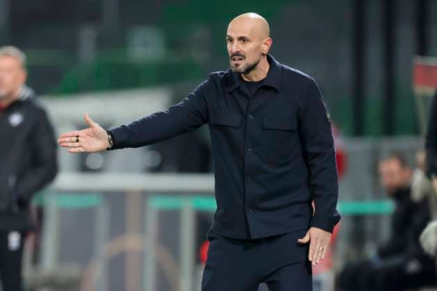 Bundestrainer Antonio Di Salvo (Germany) gestikuliert, UEFA Under21 Championship - Group F MD 6, Germany U21, U 21 v Malta U21, Sportpark Ronhof Thomas Sommer am 14. November 2025 in Fuerth, Deutschland. (Foto von Marco Steinbrenner DeFodi Images) Bundestrainer Antonio Di Salvo (Germany) gestures, UEFA Under21 Championship - Group F MD 6, Germany U21 v Malta U21, Sportpark Ronhof Thomas Sommer, November 14, 2025 in Furth, Germany. (Photo by Marco Steinbrenner DeFodi Images) DFB DFL REGULATIONS PROHIBIT ANY USE OF PHOTOGRAPHS AS IMAGE SEQUENCES AND OR QUASI-VIDEO.