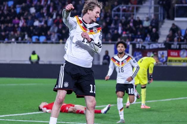 Jubel bei Nick Woltemade 11 (Deutschland) nach seinem Tor zum 0:2, Luxemburg vs. Deutschland, Fussball, Maenner, WM-Qualifikation, Laenderspiel, Gruppenphase, Gruppe A, Stade de Luxembourg, UEFA,14.11.2025 Luxemburg Stadt Luxemburg