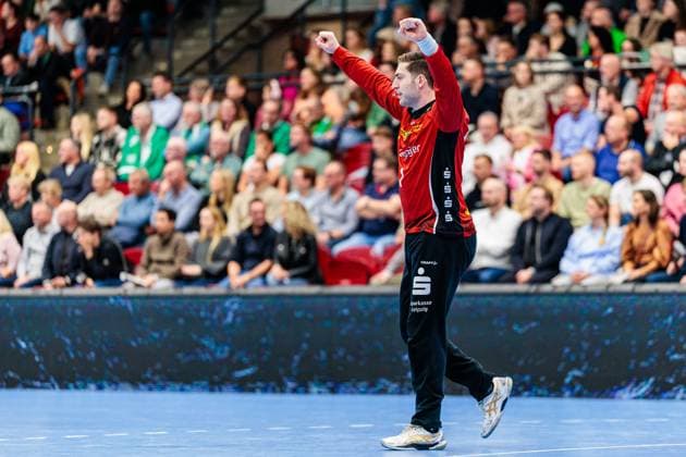 Domenico Ebner (SC DHfK Leipzig, 01) jubelt freut sich GER, GWD Minden vs. SC DHfK Leipzig, Handball, 1. Bundesliga, 12. Spieltag, Spielzeit 2025 2026, 14.11.2025 GER, GWD Minden vs. SC DHfK Leipzig, Handball, 1. Bundesliga, 12. Spieltag, Spielzeit 2025 2026, 14.11.2025 Luebbecke Copyright: xEibner-Pressefoto JanxRollingerx EP_JSK