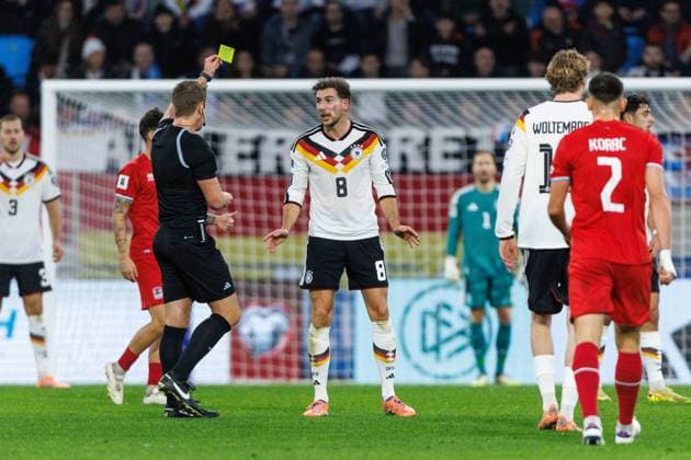 Leon Goretzka (Deutschland) bekommt die gelbe Karte, Luxemburg vs Deutschland, Fussball, European Qualifiers, 09. Spieltag, Saison 2025 2026, 14.11.2025 Luxemburg vs Deutschland, Fussball, European Qualifiers, 09. Spieltag, Saison 2025 2026, 14.11.2025 Copyright: xEibner-Pressefoto AlexanderxNeisx EP_ANS