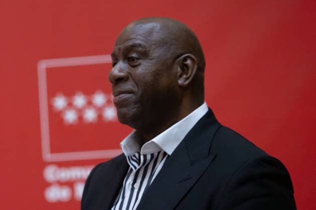 November 14, 2025, Madrid, Spain: Earvin Magic Johnson, attends the NFL, American Football Herren, USA welcome event in Madrid. The Community of Madrid received representatives of the National Football League NFL, the American football league, at the Royal Post Office, the seat of the regional government, on the occasion of the game that will pit the Miami Dolphins against the Washington Commanders this Sunday at the Santiago Bernabà u stadium in the Spanish capital. Madrid Spain - ZUMAs197 20251114_aaa_s197_116 Copyright: xDavidxCanalesx Madrid Spain - ZUMA0840 20251114_aaa_s197_116 Copyright: xIMAGO DavidxCanalesx