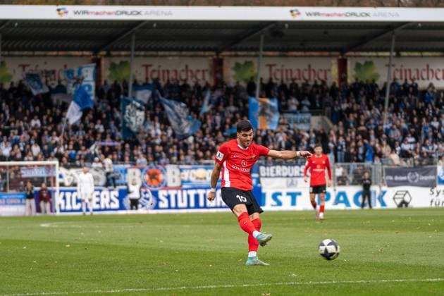 Tor zum 1:0 durch Mert Tasdelen (SG Sonnenhof Großaspach, 10), SG Sonnenhof Großaspach vs. SV Stuttgarter Kickers, Fussball, Regionalliga Südwest, 17. Spieltag, Saison 2025 2026, 15.11.2025 SG Sonnenhof Großaspach vs. SV Stuttgarter Kickers, Fussball, Regionalliga Südwest, 17. Spieltag, Saison 2025 2026, 15.11.2025 Aspach Copyright: xEibner-Pressefoto PhilipxZieglerx EP_PZR