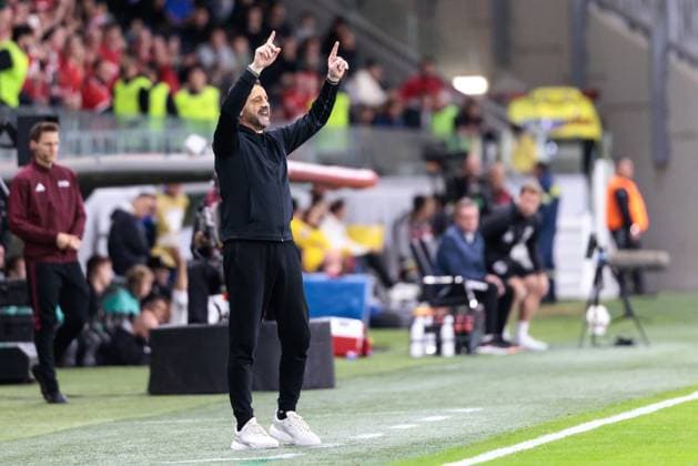 SOCCER - FIFA WC quali, CYP vs AUT LIMASSOL,CYPRUS,15.NOV.25 - SOCCER - FIFA World Cup, WM, Weltmeisterschaft, Fussball 2026, European Qualifiers, group stage, OEFB international match, Länderspiel, Nationalmannschaft Cyprus vs Austria. Image shows head coach Apostolos Mantzios (CYP). GEPAxpictures xArminxRauthner