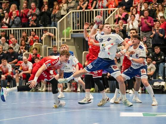 Marco Mengon (1. VFL Potsdam, 30) mit dem Wurf auf das Tor TuSEM Essen vs. 1. VfL Potsdam, Handball, 2. Bundesliga, 11. Spieltag, Saison 2025 2026, 15.11.2025 TuSEM Essen vs. 1. VfL Potsdam, Handball, 2. Bundesliga, 11. Spieltag, Saison 2025 2026, 15.11.2025 Essen Copyright: xEibner-Pressefoto DamianxKruczynx EP_DKI