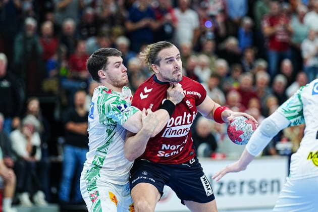 Elvar Oern Jonsson(SC Magdeburg, 19), Kent Robin Toennesssen (SG Flensburg-Handewitt, 23) GER, SG Flensburg-Handewitt vs. SC Magdeburg, Handball, Bundesliga, Spieltag 12, Saison 2026 2026, 15.11.2025 GER, SG Flensburg-Handewitt vs. SC Magdeburg, Handball, Bundesliga, Spieltag 12, Saison 2026 2026, 15.11.2025 Flensburg Copyright: xEibner-Pressefoto MarcelxvonxFehrnx EP_MFN