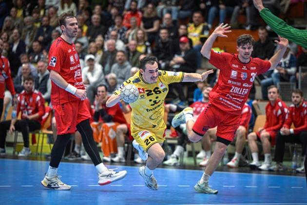 Deutschland, Handball, 2. Bundesliga, 11. Spieltag, 2025 2026, HSG Krefeld Niederrhein vs SG BBM Bietigheim, 15.11.2025, Glockenspitzhalle, Krefeld, Deutschland, Nick Braun (HSG Krefeld Niederrhein, 26) beim Tempogegenstoß Copyright: xMarkusxVerwimpx