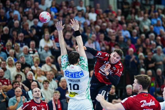 Wurf Tor Marco Grgic (SG Flensburg-Handewitt, 17) GER, SG Flensburg-Handewitt vs. SC Magdeburg, Handball, Bundesliga, Spieltag 12, Saison 2026 2026, 15.11.2025 GER, SG Flensburg-Handewitt vs. SC Magdeburg, Handball, Bundesliga, Spieltag 12, Saison 2026 2026, 15.11.2025 Flensburg Copyright: xEibner-Pressefoto MarcelxvonxFehrnx EP_MFN