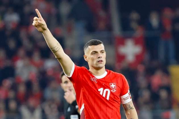 Granit Xhaka (Schweiz, 10) , Schweiz, FIFA, WM-Qualifikation Europa, (Gruppe B), Schweiz vs. Schweden, 15.11.2025, Stade de Geneve, Genf, Schweiz Genf Stade de Geneve Kanton Genf Schweiz Copyright: xGrantxHubbsx