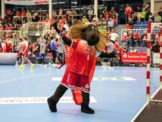 Elmar (TuSEM Essen, Maskottchen) TuSEM Essen vs. 1. VfL Potsdam, Handball, 2. Bundesliga, 11. Spieltag, Saison 2025 2026, 15.11.2025 TuSEM Essen vs. 1. VfL Potsdam, Handball, 2. Bundesliga, 11. Spieltag, Saison 2025 2026, 15.11.2025 Essen Copyright: xEibner-Pressefoto DamianxKruczynx EP_DKI