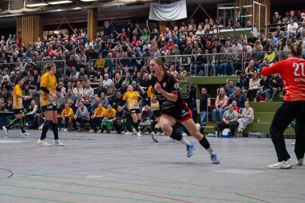 Ronja Buehler (TG Nuertingen, 09), TG Nuertingen vs. HC Roedertal, Handball, 2. Bundesliga Frauen, 09. Spieltag, Saison 2025 2026, 15.11.2025, TG Nuertingen vs. HC Roedertal, Handball, 2. Bundesliga Frauen, 09. Spieltag, Saison 2025 2026, 15.11.2025 Nuertingen Copyright: xEibner-Pressefoto MaxxVogelx EP_MVL