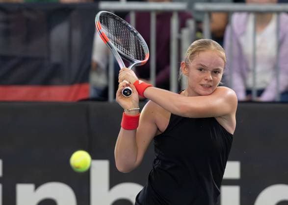 Billie Jean King Cup 2025 Play-Offs, TC Ismaning, Muenchen, Deutschland, Team Belgium, Jeline Vandromme (BEL), Jeline Vandromme (BEL) macht die Faust und jubelt, Jubel, Freude, Emotion Tennis - Billie Jean King Cup 2025 - ITF Billie Jean King Cup - TC Ismaning - Ismaning - Bayern - Deutschland - 16 November 2025. Billie Jean King Cup 2025 Play-Offs, TC Ismaning, Muenchen, Deutschland, Team Belgium, Jeline Vandromme (BEL) Tennis - Billie Jean King Cup 2025 - ITF Billie Jean King Cup - TC Ismaning - Ismaning - Bayern - Deutschland - 16 November 2025. Copyright: xJuergenxHasenkopfx