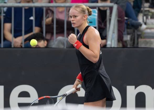 Billie Jean King Cup 2025 Play-Offs, TC Ismaning, Muenchen, Deutschland, Team Belgium, Jeline Vandromme (BEL), Jeline Vandromme (BEL) macht die Faust und jubelt, Jubel, Freude, Emotion Tennis - Billie Jean King Cup 2025 - ITF Billie Jean King Cup - TC Ismaning - Ismaning - Bayern - Deutschland - 16 November 2025. Billie Jean King Cup 2025 Play-Offs, TC Ismaning, Muenchen, Deutschland, Team Belgium, Jeline Vandromme (BEL), Jeline Vandromme (BEL) macht die Faust und jubelt, Jubel, Freude, Emotion Tennis - Billie Jean King Cup 2025 - ITF Billie Jean King Cup - TC Ismaning - Ismaning - Bayern - Deutschland - 16 November 2025. Billie Jean King Cup 2025 Play-Offs, TC Ismaning, Muenchen, Deutschland, Team Belgium, Jeline Vandromme (BEL) Tennis - Billie Jean King Cup 2025 - ITF Billie Jean King Cup - TC Ismaning - Ismaning - Bayern - Deutschland - 16 November 2025. Copyright: xJuergenxHasenkopfx