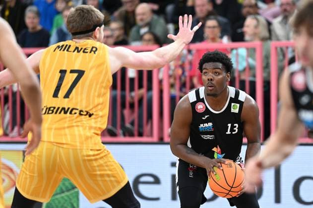 Jalen Johnson (Paderborn Baskets, 13) GER, Tigers Tuebingen vs. Gartenzaun24 Baskets Paderborn, Basketball, Herren, Pro A, 2. Barmer Basketball Bundesliga, Saison 2025 2026, 16.11.2025 GER, Tigers Tuebingen vs. Gartenzaun24 Baskets Paderborn, Basketball, Herren, Pro A, 2. Barmer Basketball Bundesliga, Saison 2025 2026, 16.11.2025 Tuebingen Copyright: xEibner-Pressefoto NicolasxWoernx EP_NWN