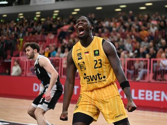 Melkisedek Moreaux (Tigers Tuebingen, 23) Jubel Emotionen GER, Tigers Tuebingen vs. Gartenzaun24 Baskets Paderborn, Basketball, Herren, Pro A, 2. Barmer Basketball Bundesliga, Saison 2025 2026, 16.11.2025 GER, Tigers Tuebingen vs. Gartenzaun24 Baskets Paderborn, Basketball, Herren, Pro A, 2. Barmer Basketball Bundesliga, Saison 2025 2026, 16.11.2025 Tuebingen Copyright: xEibner-Pressefoto NicolasxWoernx EP_NWN