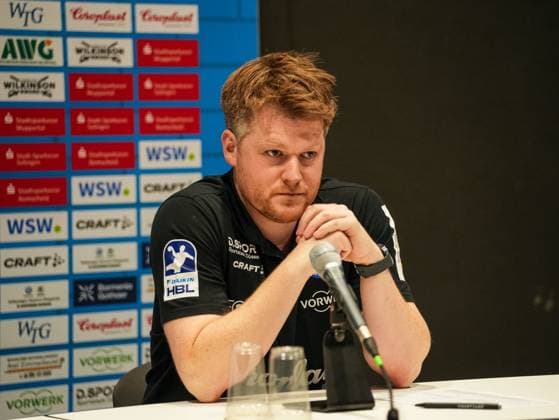 Markus Puetz (Co. Trainer, Bergischer HC) ist zufrieden mit der Leistung Bergischer HC vs. Rhein-Neckar Loewen, Handball, 1. Bundesliga, 12. Spieltag, Saison 2025 2026, 16.11.2025 Bergischer HC vs. Rhein-Neckar Loewen, Handball, 1. Bundesliga, 12. Spieltag, Saison 2025 2026, 16.11.2025 Duesseldorf Copyright: xEibner-Pressefoto DamianxKruczynx EP_DKI
