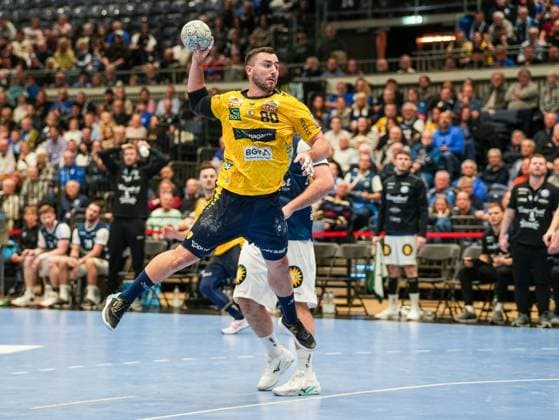 Jannik Kohlbacher (Rhein-Neckar Loewen, 80) beim Sprungwurf auf das Tor Bergischer HC vs. Rhein-Neckar Loewen, Handball, 1. Bundesliga, 12. Spieltag, Saison 2025 2026, 16.11.2025 Bergischer HC vs. Rhein-Neckar Loewen, Handball, 1. Bundesliga, 12. Spieltag, Saison 2025 2026, 16.11.2025 Duesseldorf Copyright: xEibner-Pressefoto DamianxKruczynx EP_DKI