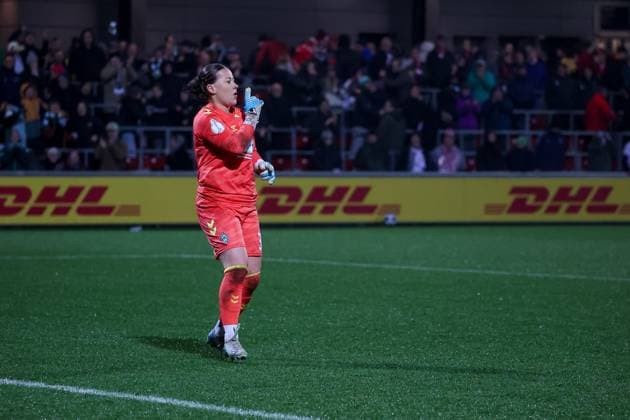 Mariella El Sherif (SV Werder Bremen Frauen, 39) Jubel Freude nach dem Sieg im Elfmeterschiessen, RB Leipzig Frauen vs. SV Werder Bremen Frauen, Fussball, DFB-Pokal Frauen, Achtelfinale, Saison 2025 2026, 16.11.2025,¨ DFL REGULATIONS PROHIBIT ANY USE OF PHOTOGRAPHS AS IMAGE SEQUENCES AND OR QUASI-VIDEO,¨ RB Leipzig Frauen vs. SV Werder Bremen Frauen, Fussball, DFB-Pokal Frauen, Achtelfinale, Saison 2025 2026, 16.11.2025 Leipzig Copyright: xEibner-Pressefoto LauraxRoemerx EP_LRR