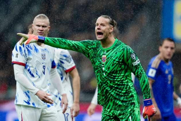Orjan Nyland (Norway) gestures, FIFA World Cup, WM, Weltmeisterschaft, Fussball 2026 Qualifier, Italy v Norway, San Siro Stadium, November 16, 2025, Milan, Italy.