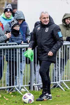 Fussball, Saison 2025 2026, 3. Liga, Trainingsplatz am Donaustadion, Öffentliches Training SSV Ulm 1846 Fußball, 17.11.2025 17.11.2025, Fussball, Saison 2025 2026, 3. Liga, Trainingsplatz am Donaustadion, Öffentliches Training SSV Ulm 1846 Fußball, erste Einheit vom neuen Cheftrainer Pavel Dotchev (SSV Ulm 1846 Fußball) Foto: Lucca Fundel Ulm Trainingsplatz am Donaustadion Baden-Württemberg Deutschland
