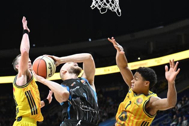 Robin Christen (Science City Jena, 8) GER, Alba Berlin gegen Science City Jena, Basketball, BBL Pokal, Saison 2025 2026, Viertefinale, 17.11.2025 GER, Alba Berlin gegen Science City Jena, Basketball, BBL Pokal, Saison 2025 2026, Viertefinale, 17.11.2025 Berlin Copyright: xEibner-Pressefoto RyanxSleimanx EP_RSN