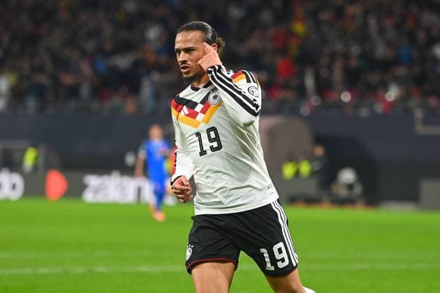 Torjubel Leroy SANE (GER) nach Tor zum 3-0, Jubel,Freude,Begeisterung, Aktion,Einzelbild,angeschnittenes Einzelmotiv,Halbfigur,halbe Figur. Fussball Laenderspiel, WM Qualifikation Gruppe A Spieltag 06, Deutschland (GER) - Slowakei (SVK) 6-0 am 17.11.2025, RED BULL ARENA