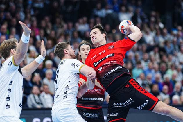 Wurf Tor Michael Kusio (BSV Bern, 13) GER, THW Kiel vs. BSV Bern, Handball, EHF European League, Spieltag 4, Saison 2025 2026, 18.11.2025 GER, THW Kiel vs. BSV Bern, Handball, EHF European League, Spieltag 4, Saison 2025 2026, 18.11.2025 Kiel Copyright: xEibner-Pressefoto MarcelxvonxFehrnx EP_MFN
