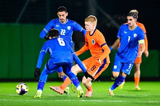 BUDAORS , 18-11-2025 , BSC Stadium , season 2025 2026 , UEFA European U21, U 21 Football 2025 , Qualifying round , match day 7 , match between Israel U21 and Netherlands U21 , picture shows Israel U21 player Mohamed Abu Rumi, Netherlands U21 player Kees Smit Israel vs Netherlands (U21) x32084399x Copyright: