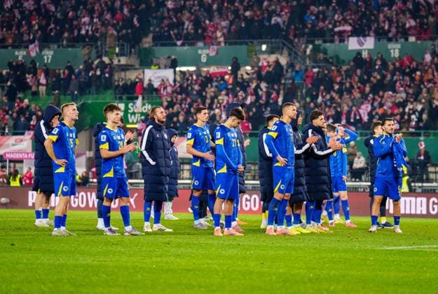 SOCCER - FIFA WC quali, AUT vs BIH VIENNA,AUSTRIA,18.NOV.25 - FIFA World Cup, WM, Weltmeisterschaft, Fussball 2026, European Qualifiers, group stage, OEFB international match, Länderspiel, Nationalmannschaft Austria vs Bosnia and Herzegovina. Image shows the team of BIH. GEPAxpictures xEdgarxEisner