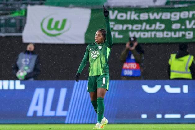 Lineth Beerensteyn (VfL Wolfsburg) bejubelt ihren Treffer zum 3:1, UEFA Women s Champions League 2025 26 League Phase MD4, VfL Wolfsburg v Manchester United, ManU Women, VfL Wolfsburg Arena am 19. November 2025 in Wolfsburg, Deutschland. (Foto von Marco Steinbrenner DeFodi Images) Lineth Beerensteyn (VfL Wolfsburg) celebrates after scoring her teams third goal, UEFA Women s Champions League 2025 26 League Phase MD4, VfL Wolfsburg v Manchester United Women, VfL Wolfsburg Arena, November 19, 2025 in Wolfsburg, Germany. (Photo by Marco Steinbrenner DeFodi Images)