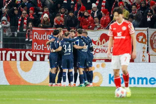Torjubel TSG Hoffenheim beim 0:1 durch Fisnik Asllani (TSG Hoffenheim, 11) , Deutschland, Fussball, 1. Bundesliga, 11.Spieltag, 2025 2026, 1.FSV Mainz vs. TSG 1899 Hoffenheim, 21.11.2025, Mewa Arena, Mainz, Deutschland Mainz Mewa Arena Rheinland-Pfalz Deutschland Copyright: xGrantxHubbsx