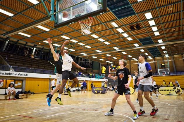 GER, Basketball um Mitternacht, MHP Riesen Ludwigsburg, Basketball, 21.11.2025 GER, MHP Riesen Ludwigsburg, Basketball, Basketball Bundesliga, BBL, Basketball Maenner Saison 2025 2026, 21.11.2025 Ludwigsburg Copyright: xEibner-Pressefoto xFrancescoxConx