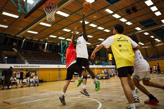 GER, Basketball um Mitternacht, MHP Riesen Ludwigsburg, Basketball, 21.11.2025 GER, MHP Riesen Ludwigsburg, Basketball, Basketball Bundesliga, BBL, Basketball Maenner Saison 2025 2026, 21.11.2025 Ludwigsburg Copyright: xEibner-Pressefoto xFrancescoxConx