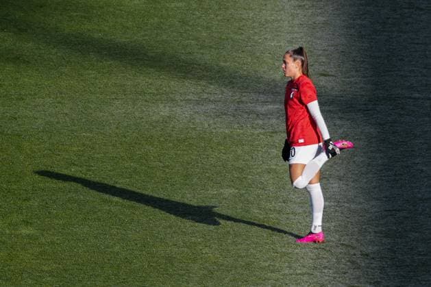 Selina Vobian (SC Freiburg, 10) , Deutschland, Fussball, GooglePixel Frauen-Bundesliga, 11.Spieltag, 2025 2026, SC Freiburg vs. FC Carl Zeiss Jena, 22.11.2025, Dreisamstadion, Freiburg, Deutschland DFB REGULATIONS PROHIBIT ANY USE OF PHOTOGRAPHS AS IMAGE SEQUENCES AND OR QUASI-VIDEO. Freiburg Dreisamstadion Baden-Wuerttemberg Deutschland Copyright: xArnexAmbergx
