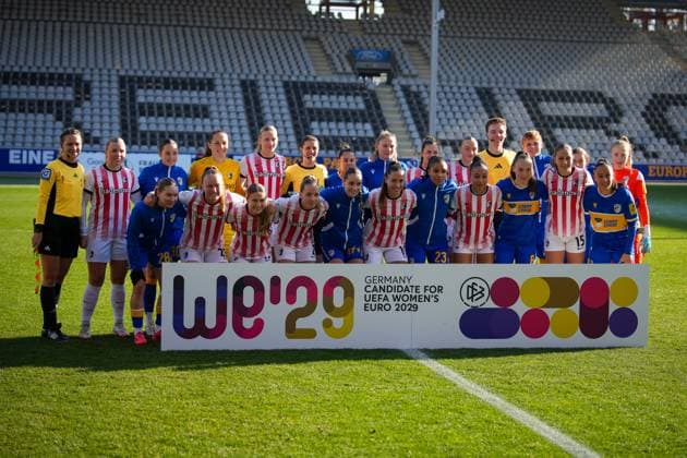 Fussball, Google Pixel Frauen-Bundesliga, 11.Spieltag, 2025 2026, SC Freiburg vs. Carl Zeiss Jena, 22.11.2025, Dreisamstadion, Freiburg,: Banner, Germany Candidate for UEFA Women™s Euro 2029, Freiburg Dreisamstadion Baden-Württemberg Deutschland Copyright: xFINLEYxMÖRCHx