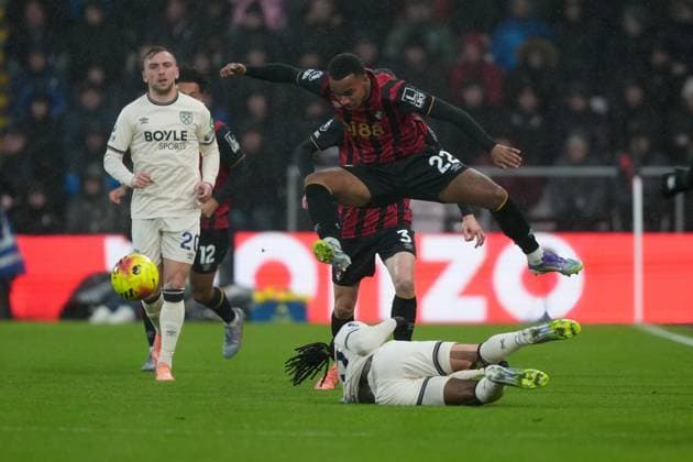 Eli Junior Kroupi of Bournemouth jumps over a West Ham player. AFC Bournemouth v West Ham United, Premier League, Football, Vitality Stadium, Bournemouth, UK - 22 Nov 2025Bournemouth Vitality Stadium United Kingdom EDITORIAL USE ONLY No use with unauthorised audio, video, data, fixture lists, club league logos or live services. Online in-match use limited to 120 images, no video emulation. No use in betting, games or single club league player publications. Copyright: xSeanxRyan Shutterstockx 15860645k