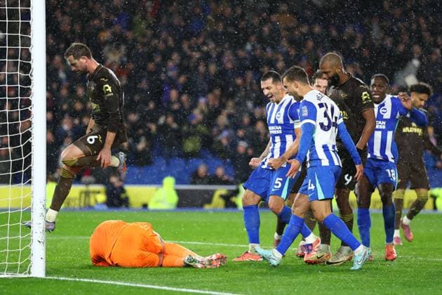 Brighton & Hove Albion players celebrate after Bart Verbruggen of Brighton & Hove Albion saved the penalty of Igor Thiago of Brentford deep into injury time Brighton and Hove Albion v Brentford, Premier League, Football, American Express Community Stadium, Brighton, UK - 22 Nov 2025Brighton American Express Community Stadi United Kingdom EDITORIAL USE ONLY No use with unauthorised audio, video, data, fixture lists, club league logos or live services. Online in-match use limited to 120 images, no video emulation. No use in betting, games or single club league player publications. Copyright: xSimonxDael Shutterstockx 15860646av